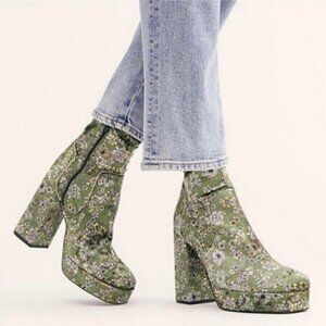 NWOB Free People Smyth Green Floral Velour Platform Block Heel Boots Size 10